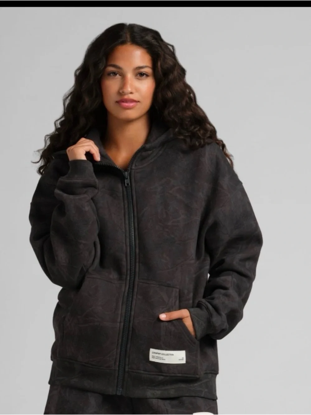 New COMFRT zip hoodie color is MIDNIGHT FOREST brand new camo collection!🖤🩶🤍 - Picture 2 of 6